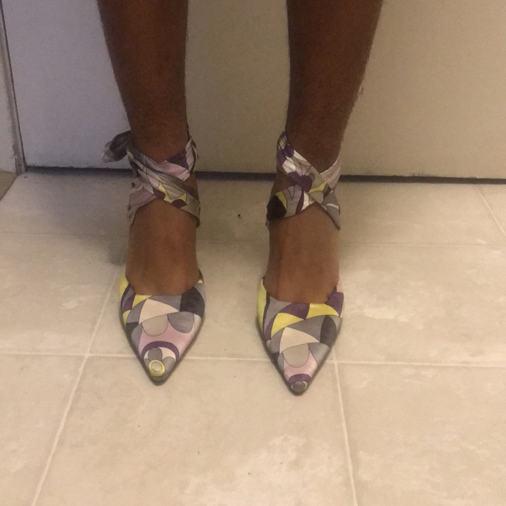 Pointed toe heels - Picture 3 of 6